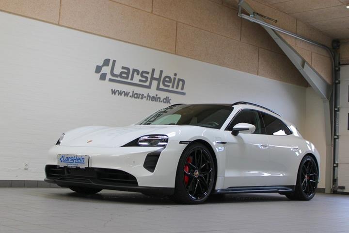 Hvid Porsche Taycan GTS fra 2023