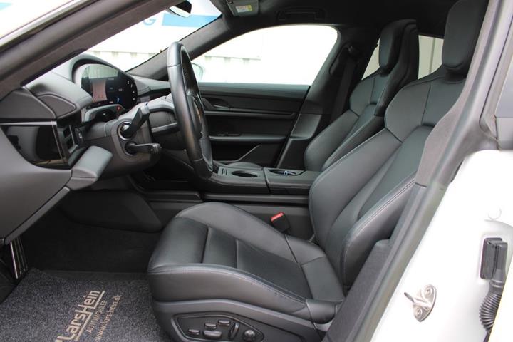 Hvid Porsche Taycan GTS fra 2023