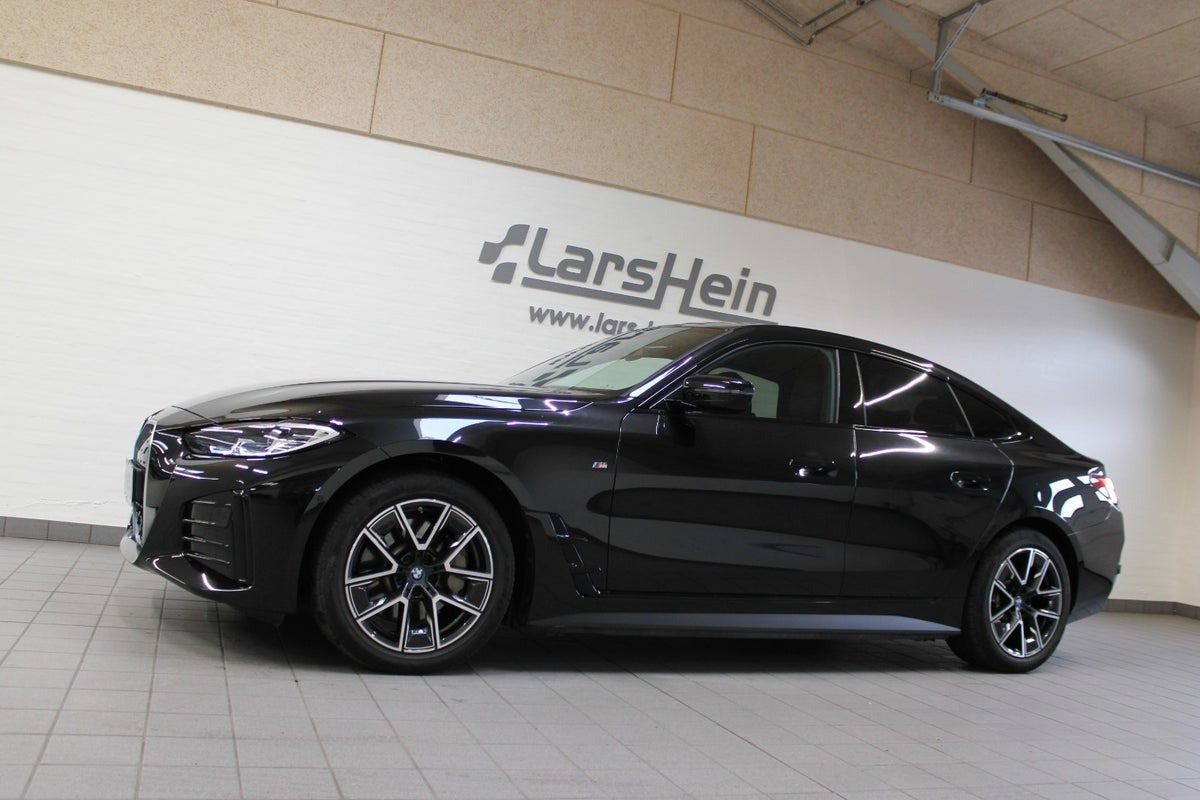 Sort BMW i4 fra 2023