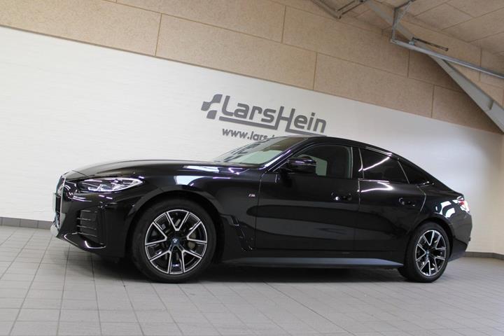 Sort BMW i4 fra 2023