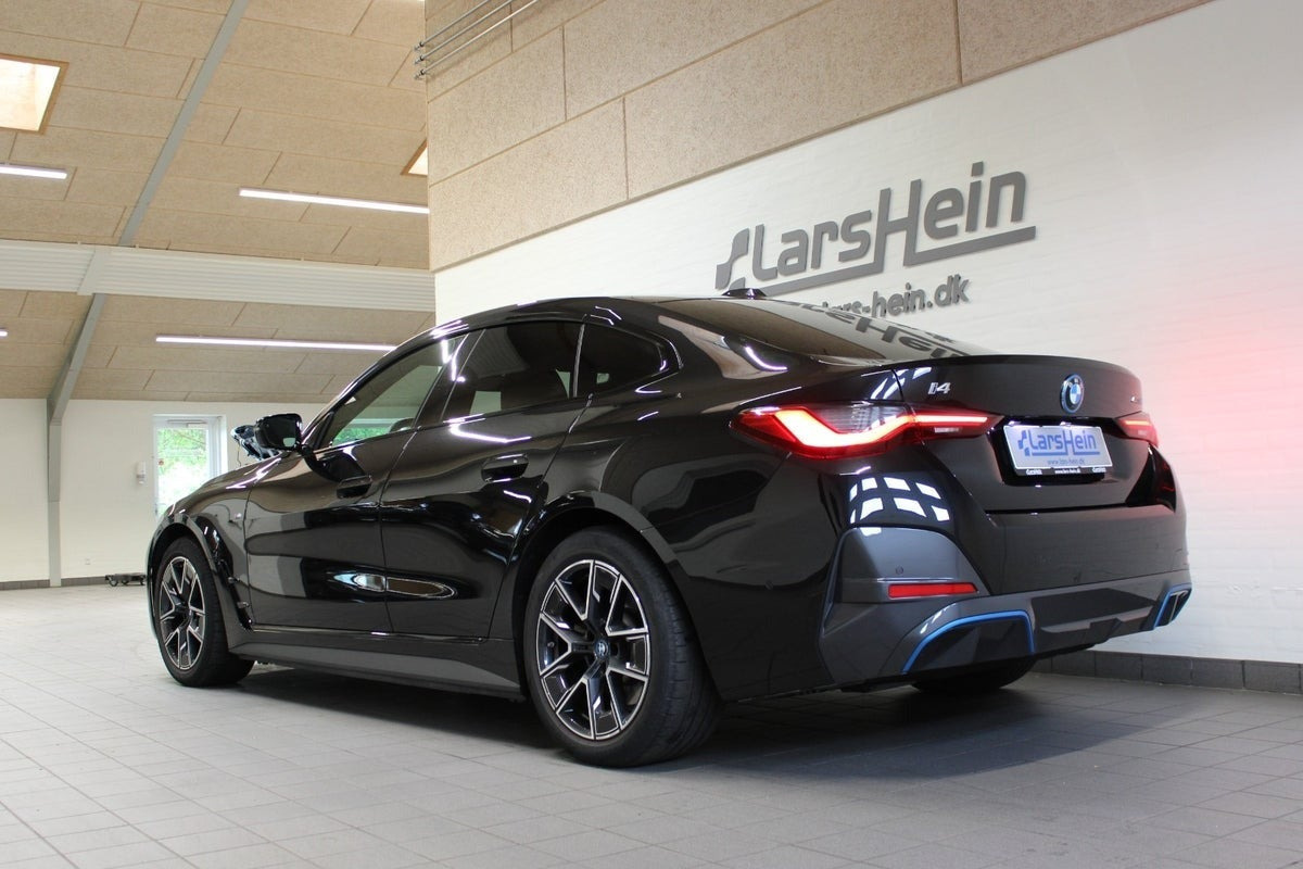Sort BMW i4 fra 2023