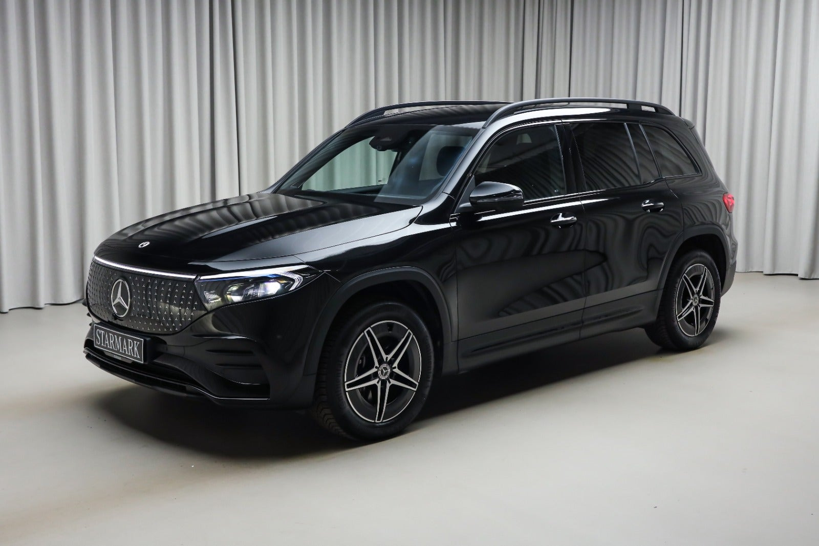 Sort Mercedes EQB250+ fra 2026