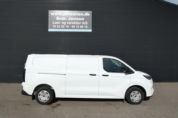 Hvid Ford Transit Custom 320 L2 fra 2026