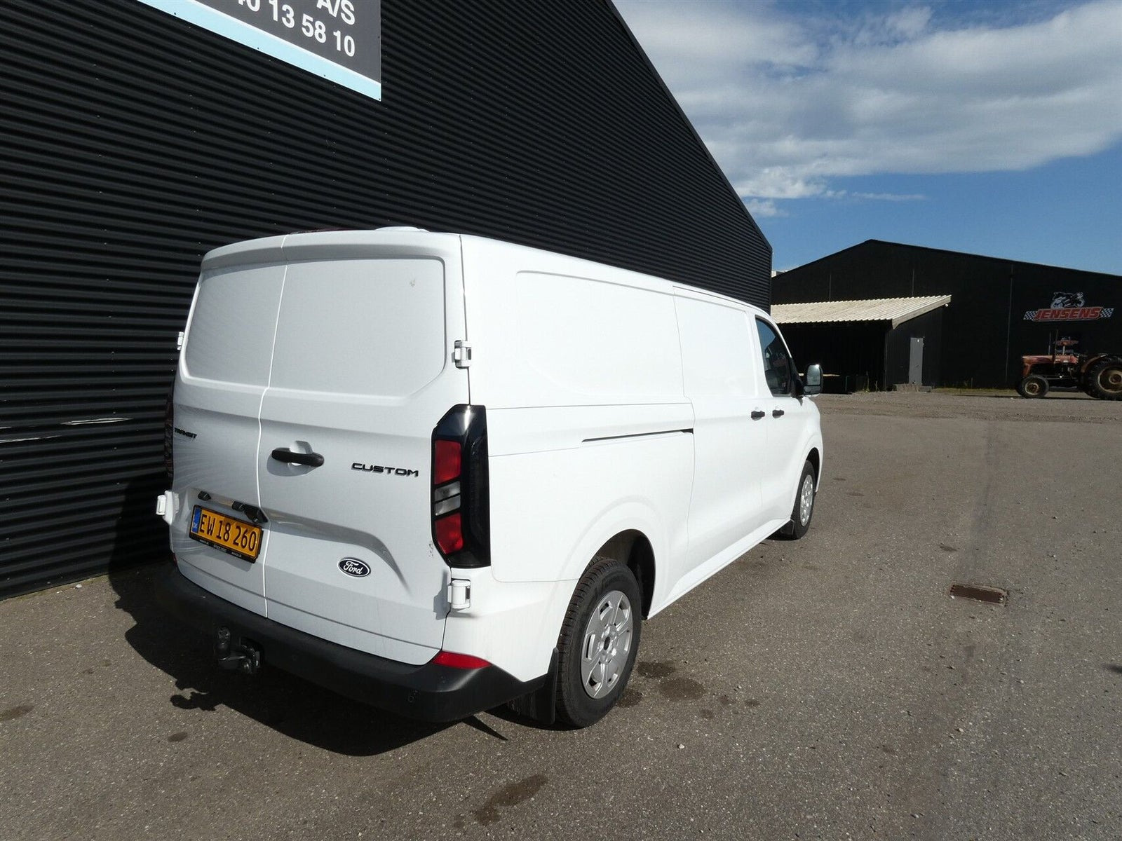 Hvid Ford Transit Custom 320 L2 fra 2026