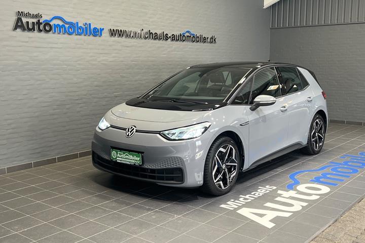 Grå VW ID.3 fra 2023 set udefra