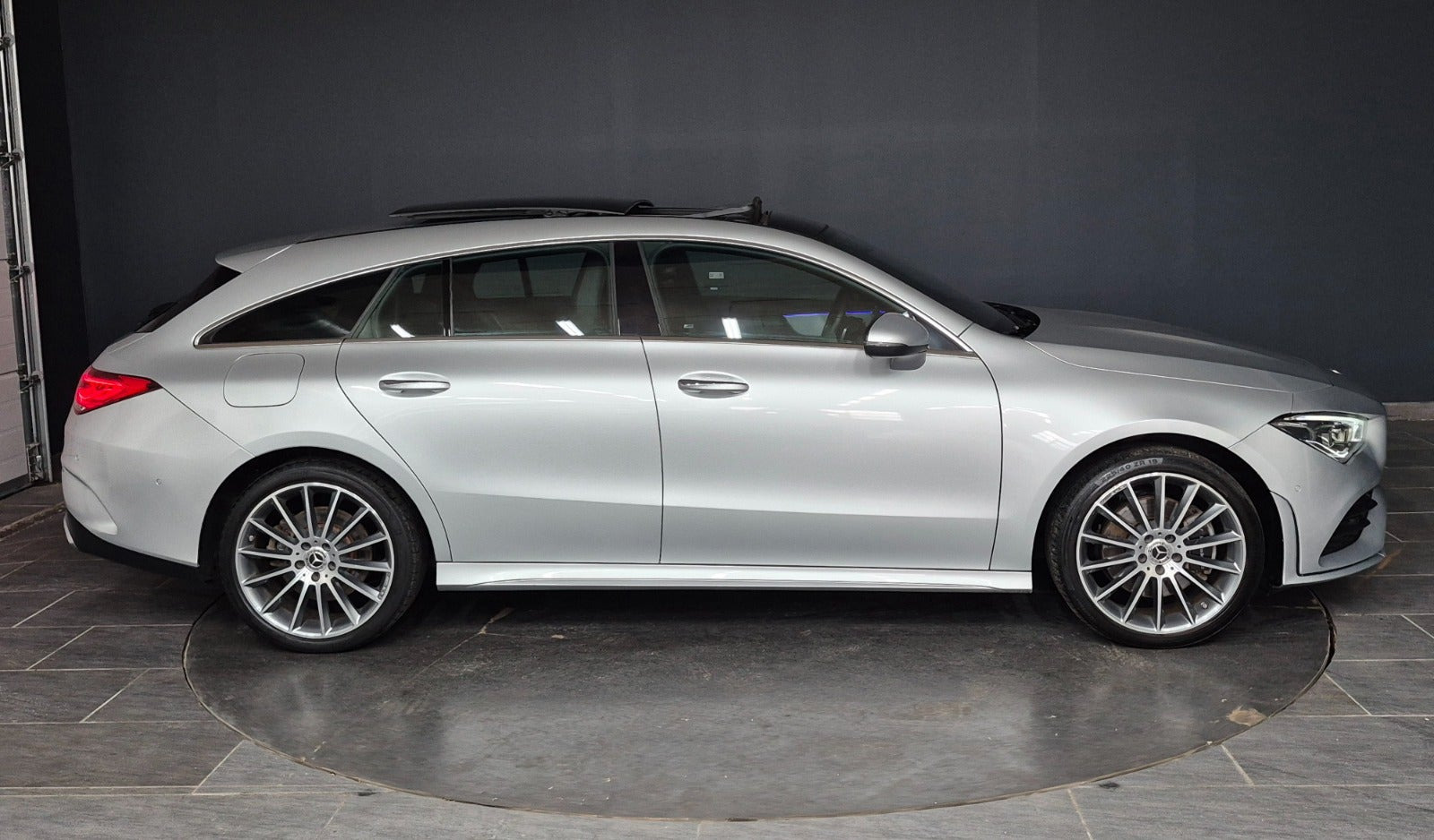 Sølv Mercedes CLA250 e fra 2022