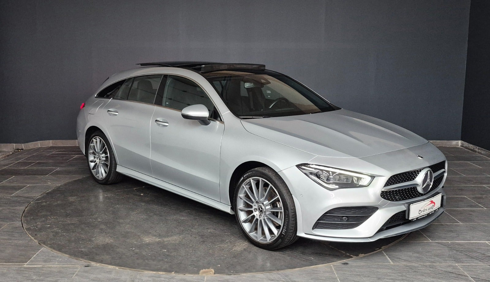 Sølv Mercedes CLA250 e fra 2022