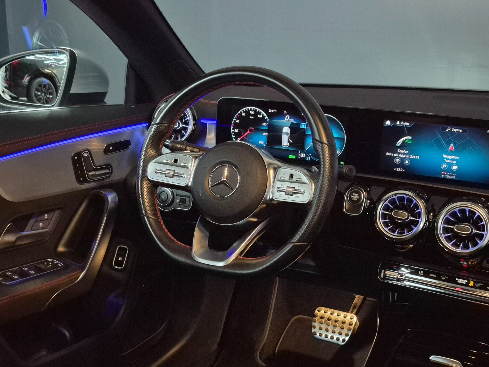 Sølv Mercedes CLA250 e fra 2022