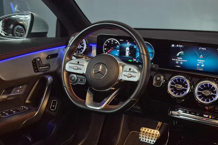 Sølv Mercedes CLA250 e fra 2022