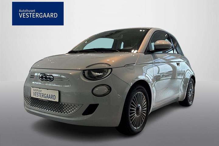 Blå Fiat 500e fra 2022