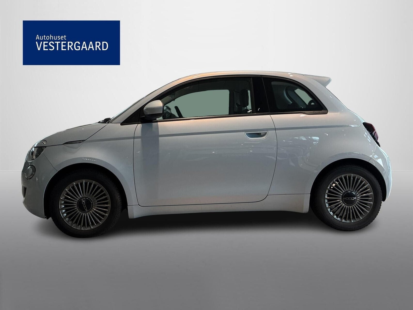 Blå Fiat 500e fra 2022