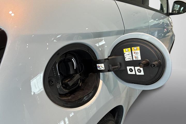 Blå Fiat 500e fra 2022