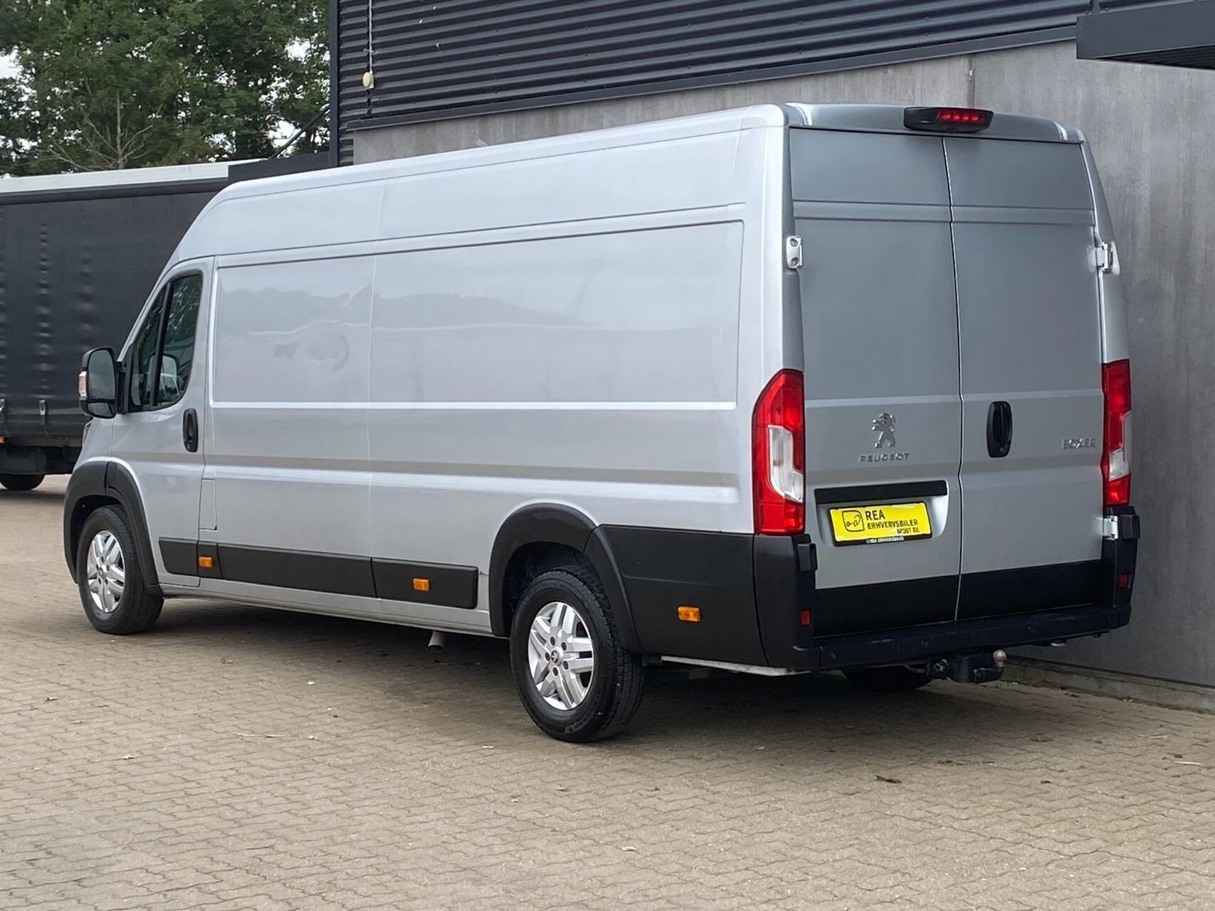 Sølv Peugeot Boxer fra 2019