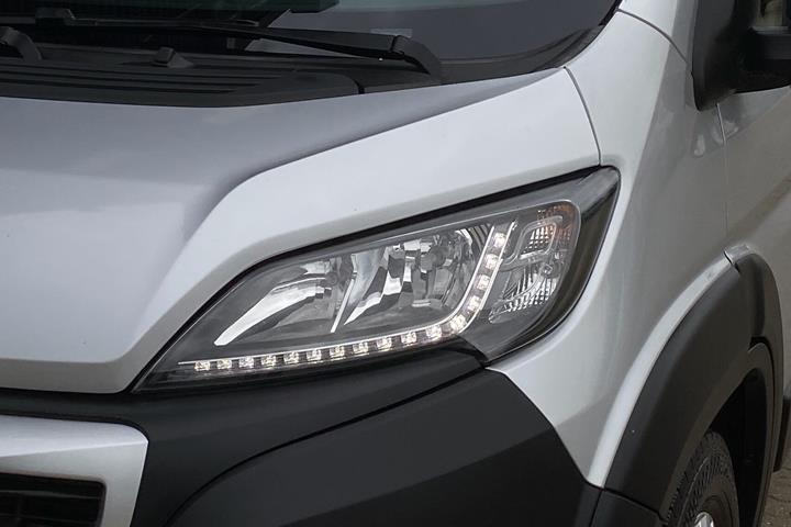 Sølv Peugeot Boxer fra 2019