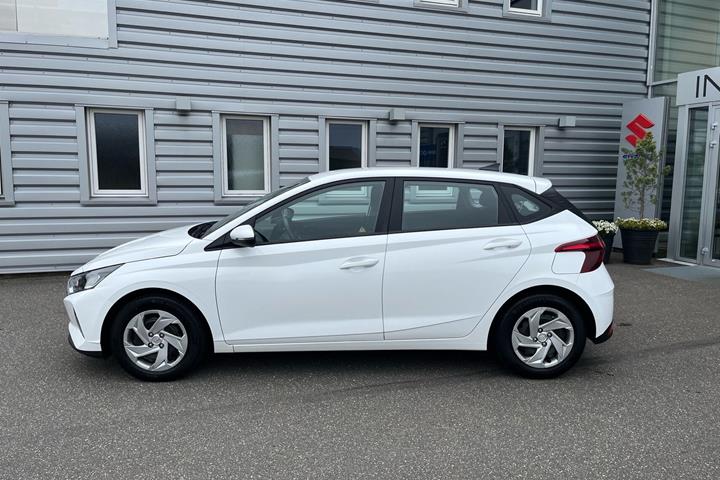 Hvid Hyundai i20 fra 2021
