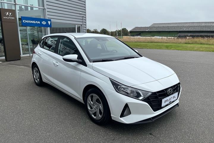 Hvid Hyundai i20 fra 2021