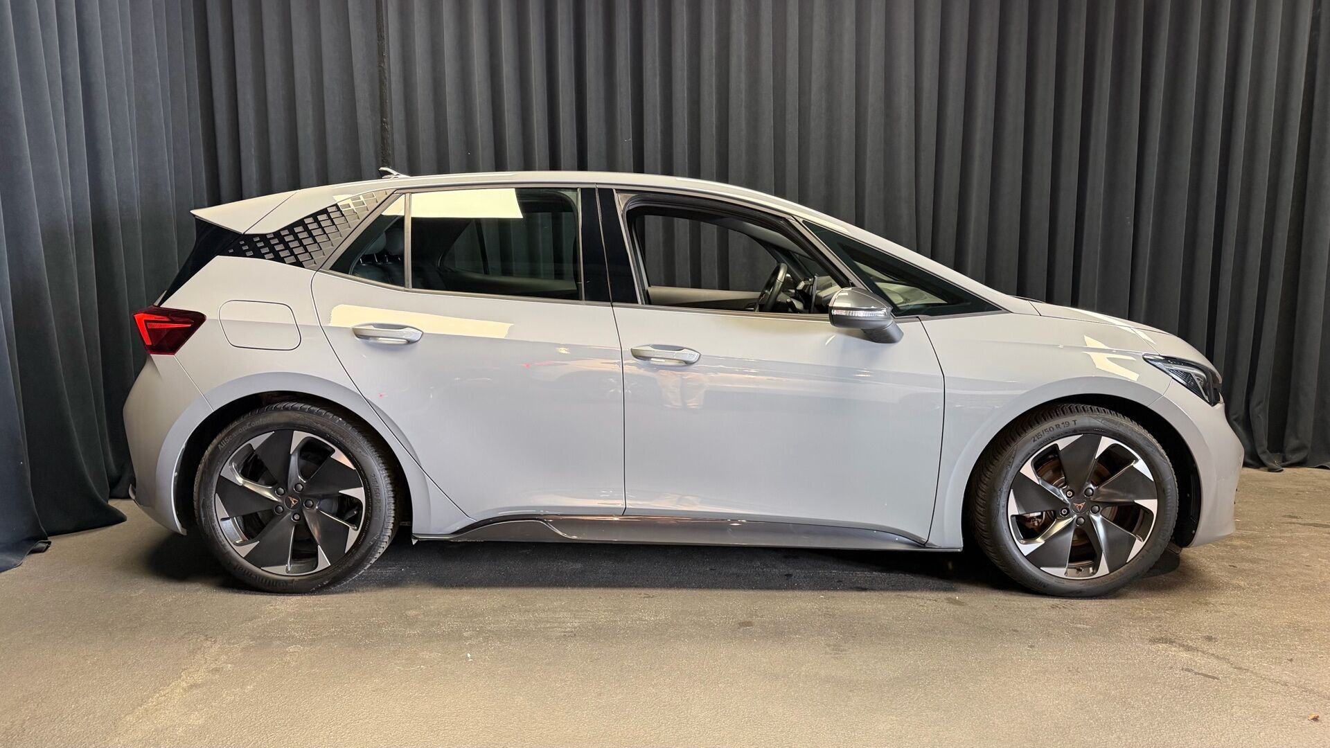 Grå Cupra Born fra 2024