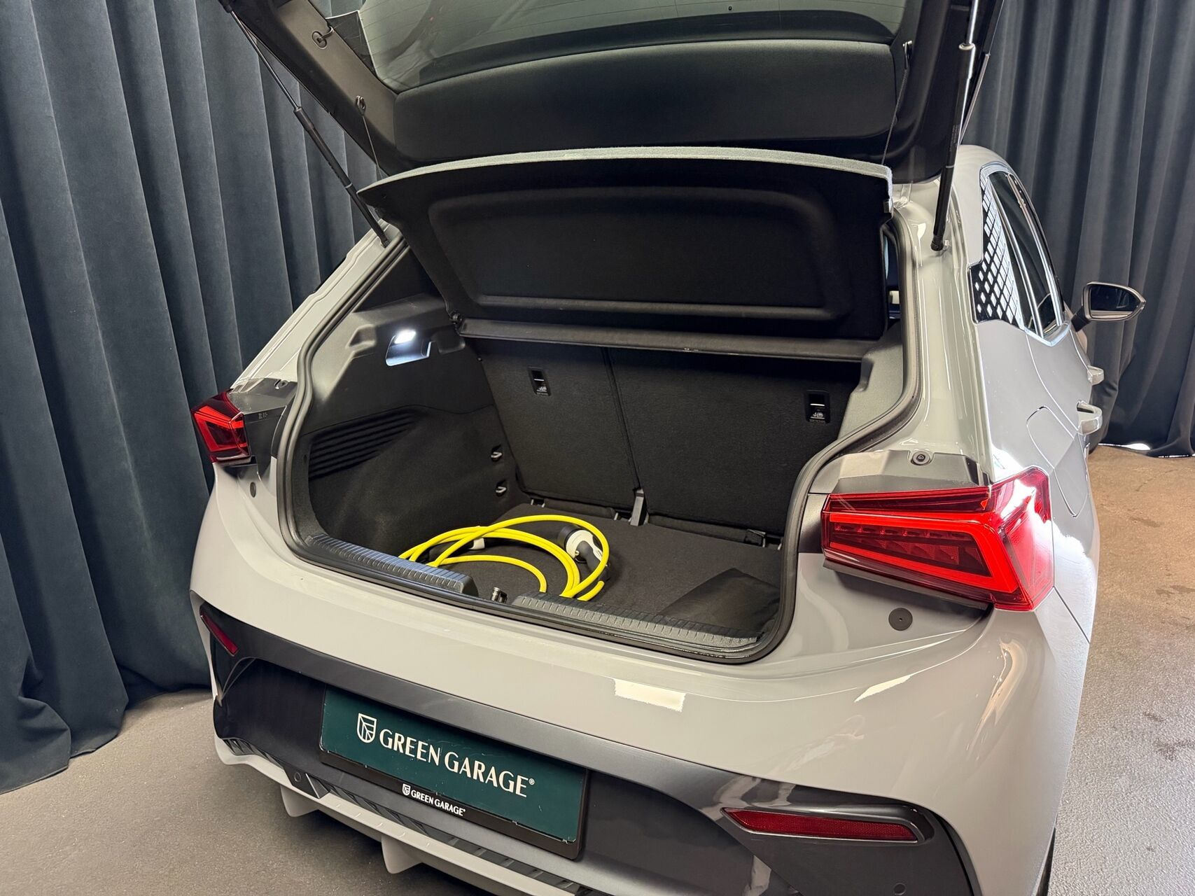 Grå Cupra Born fra 2024