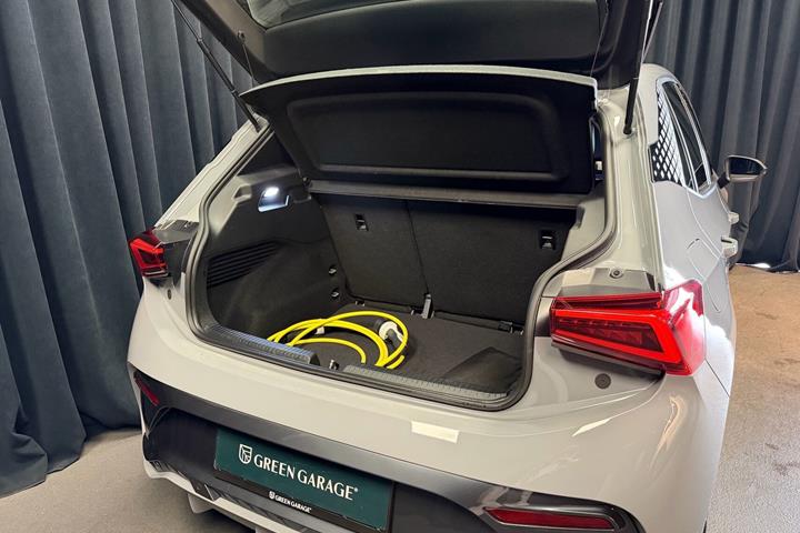 Grå Cupra Born fra 2024