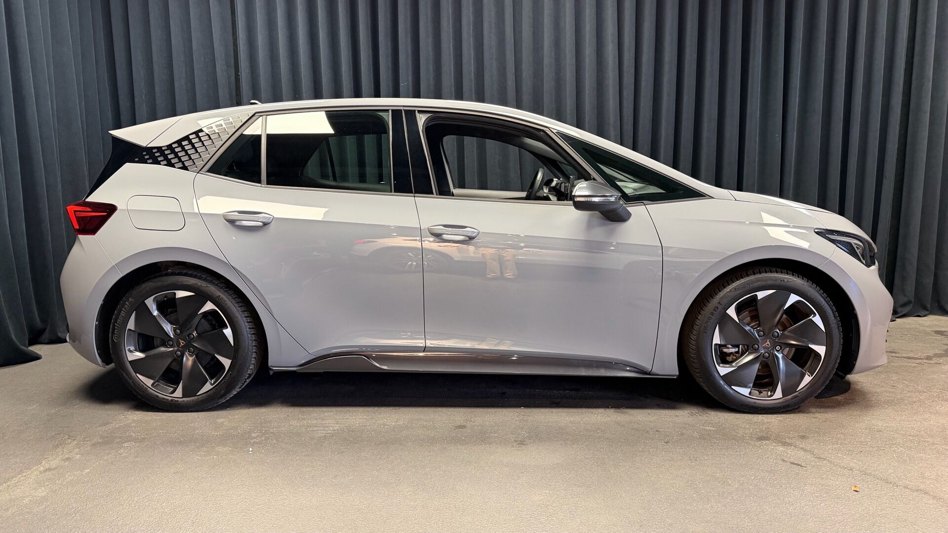 Grå Cupra Born fra 2024