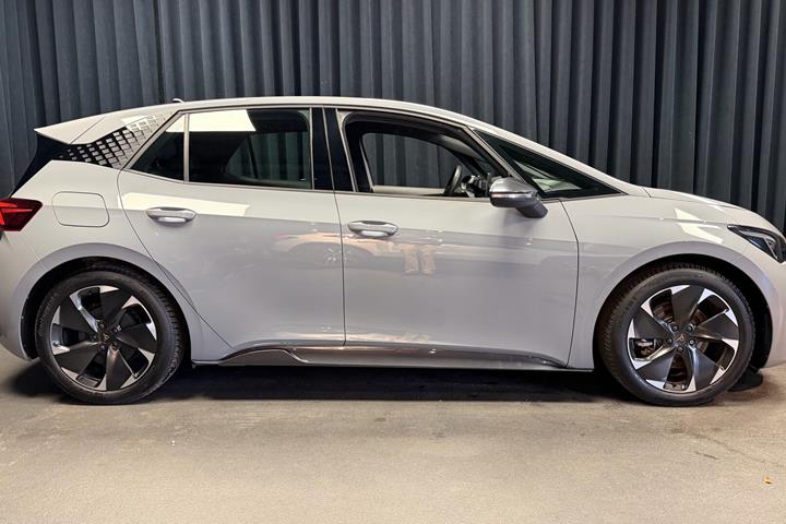 Grå Cupra Born fra 2024