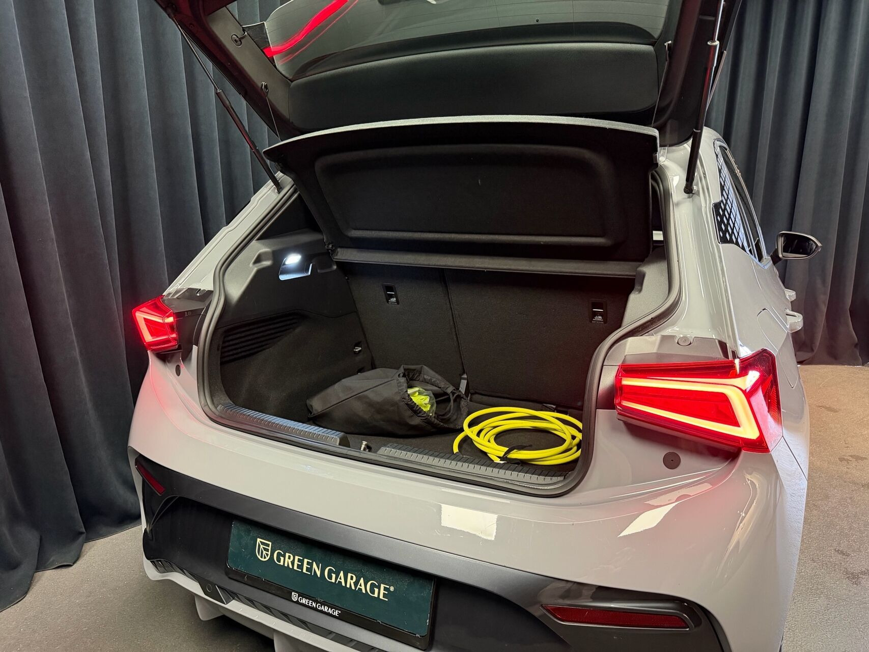 Grå Cupra Born fra 2024