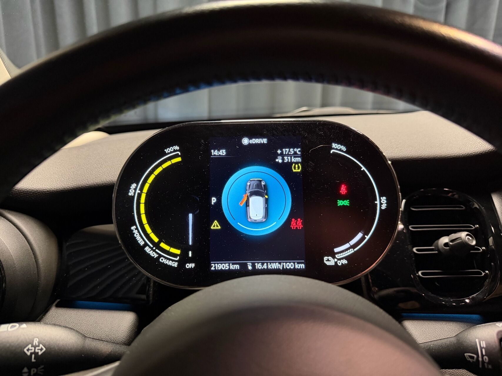 Sølv Mini Cooper fra 2023
