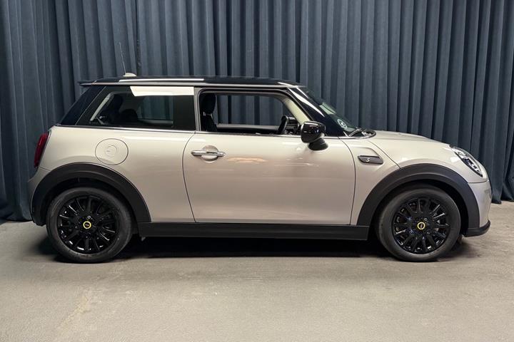 Sølv Mini Cooper fra 2023