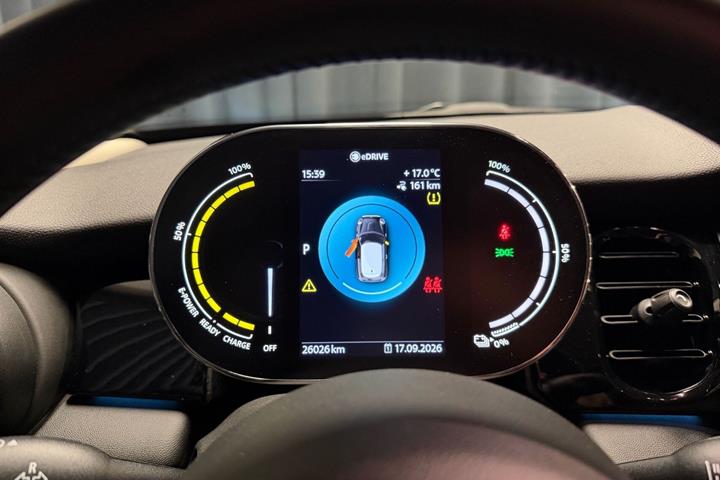 Sølv Mini Cooper fra 2023