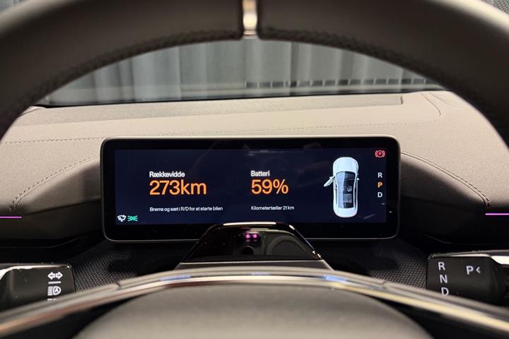 Sort Polestar 4 fra 2026