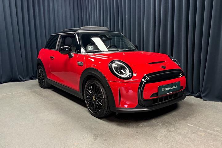 Rød Mini Cooper fra 2023