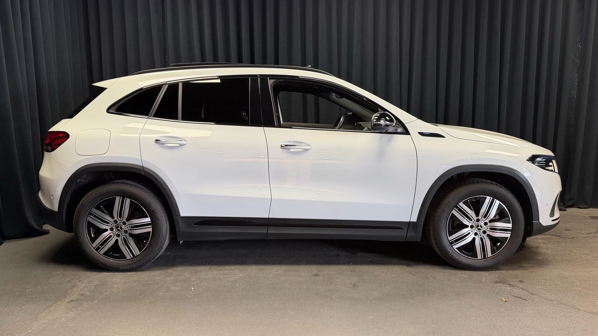 Hvid Mercedes EQA250+ fra 2022