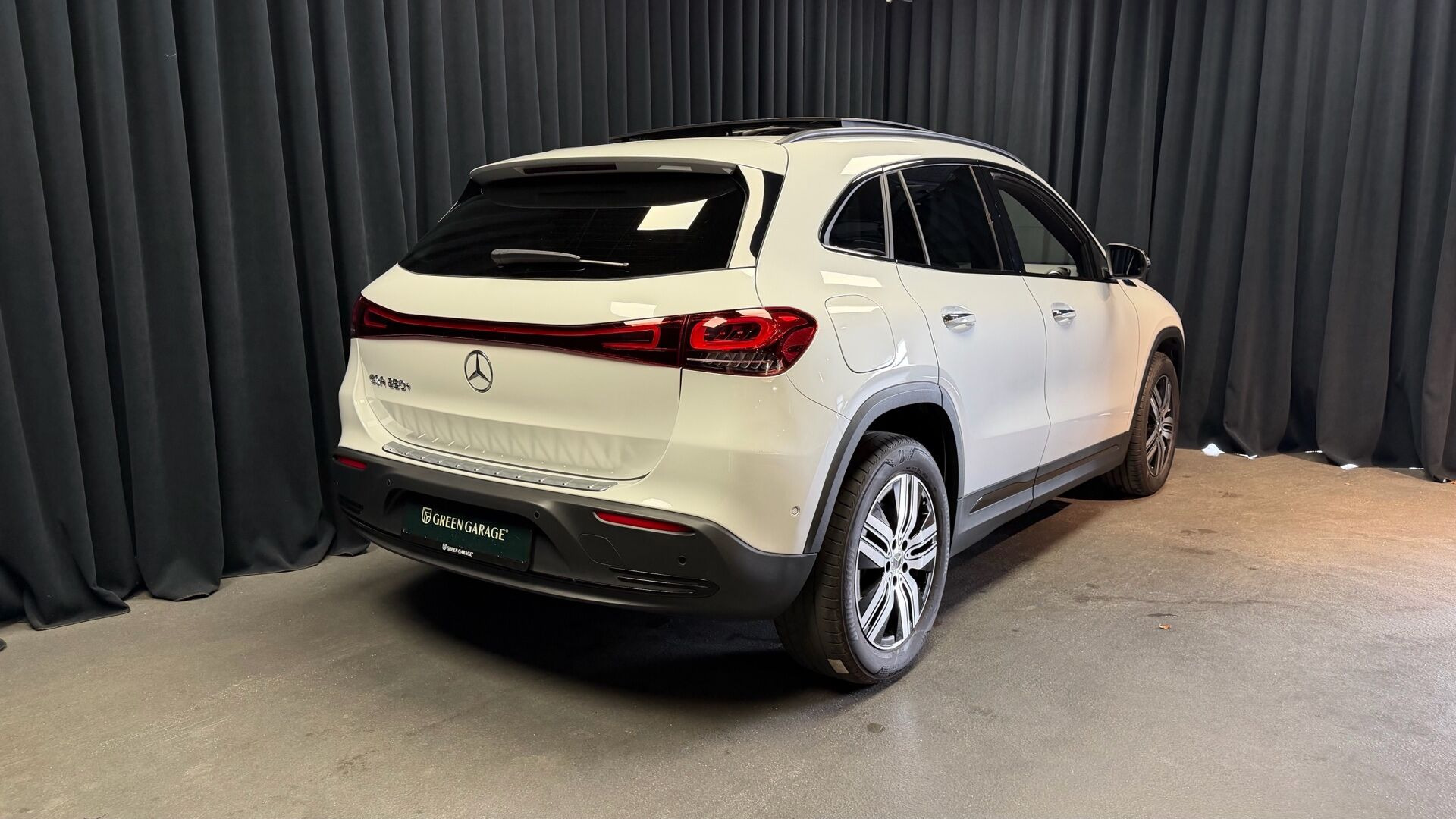 Hvid Mercedes EQA250+ fra 2022