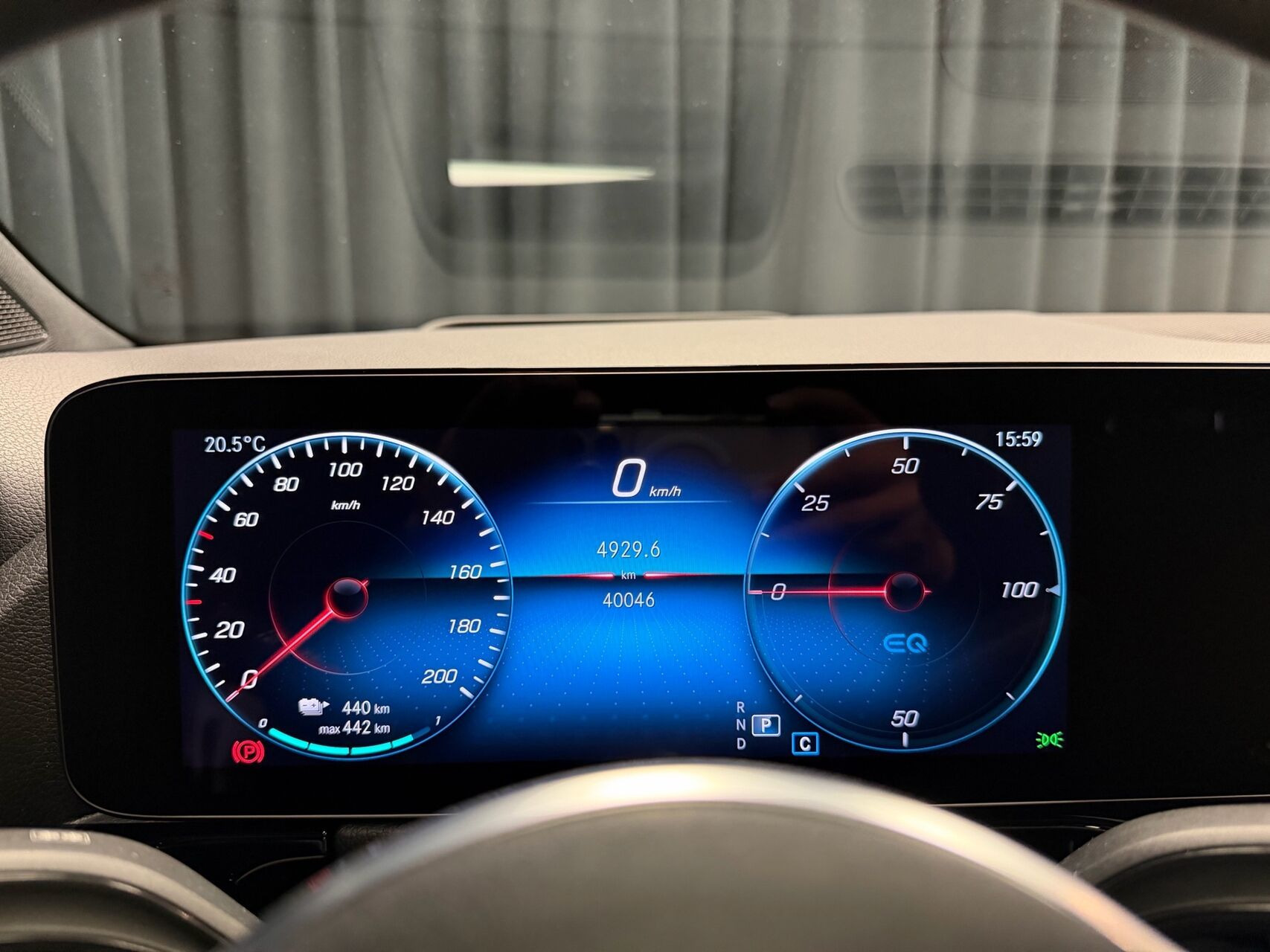 Hvid Mercedes EQA250+ fra 2022