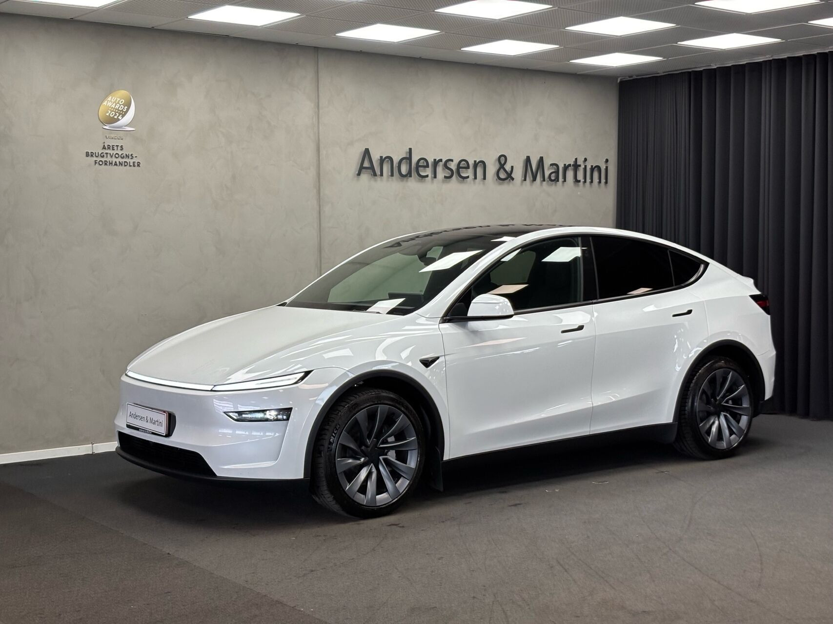 Tesla Model Y EL Long Range Premium AWD 514HK 5d Aut.