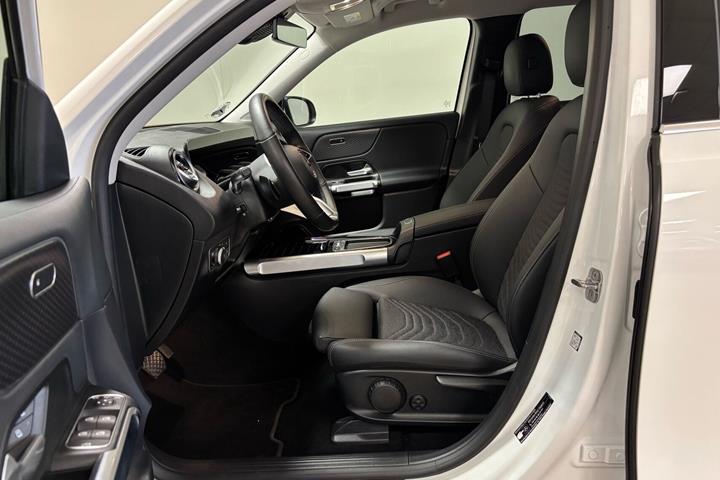 Hvid Mercedes EQB250+ fra 2025