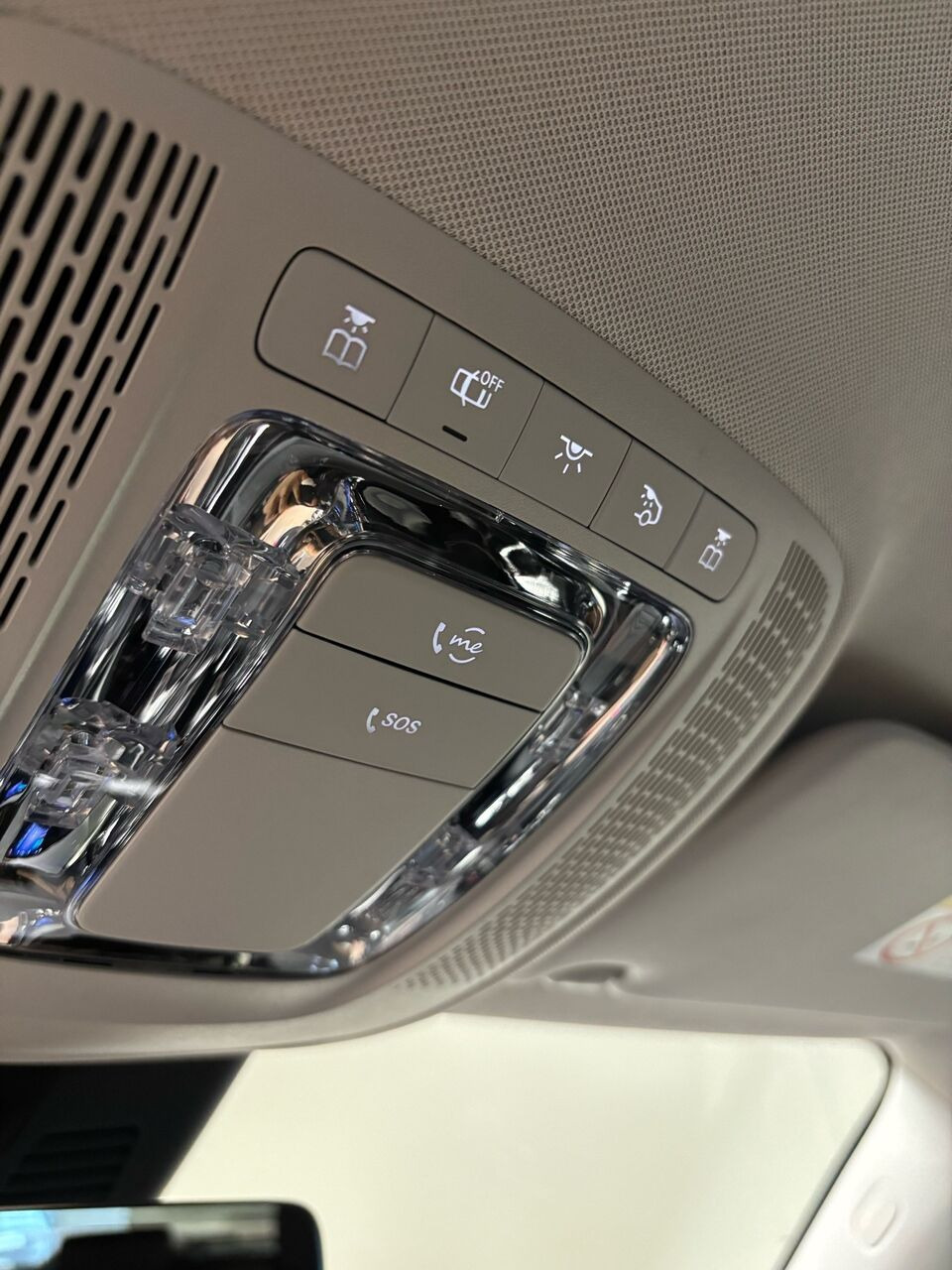 Hvid Mercedes EQB250+ fra 2025