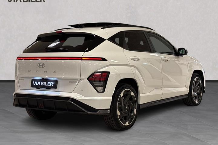 Hvid Hyundai Kona fra 2024