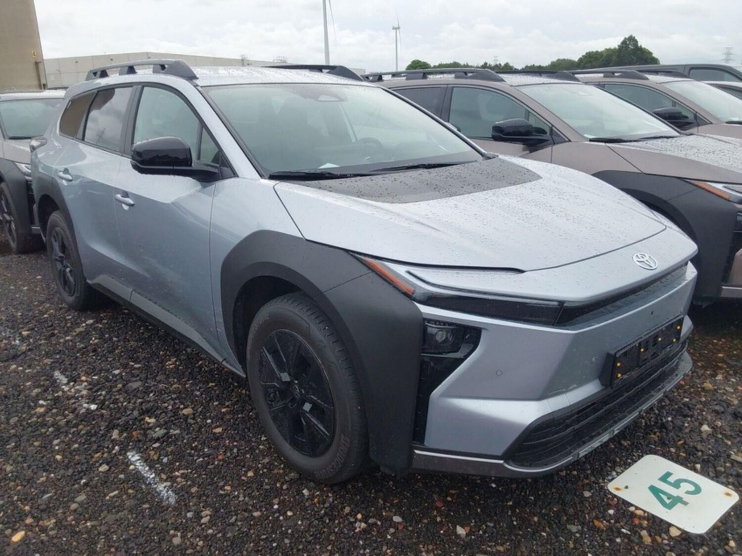 Grå Toyota bZ4X Touring fra 2026