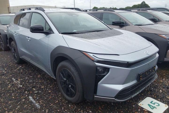 Grå Toyota bZ4X Touring fra 2026