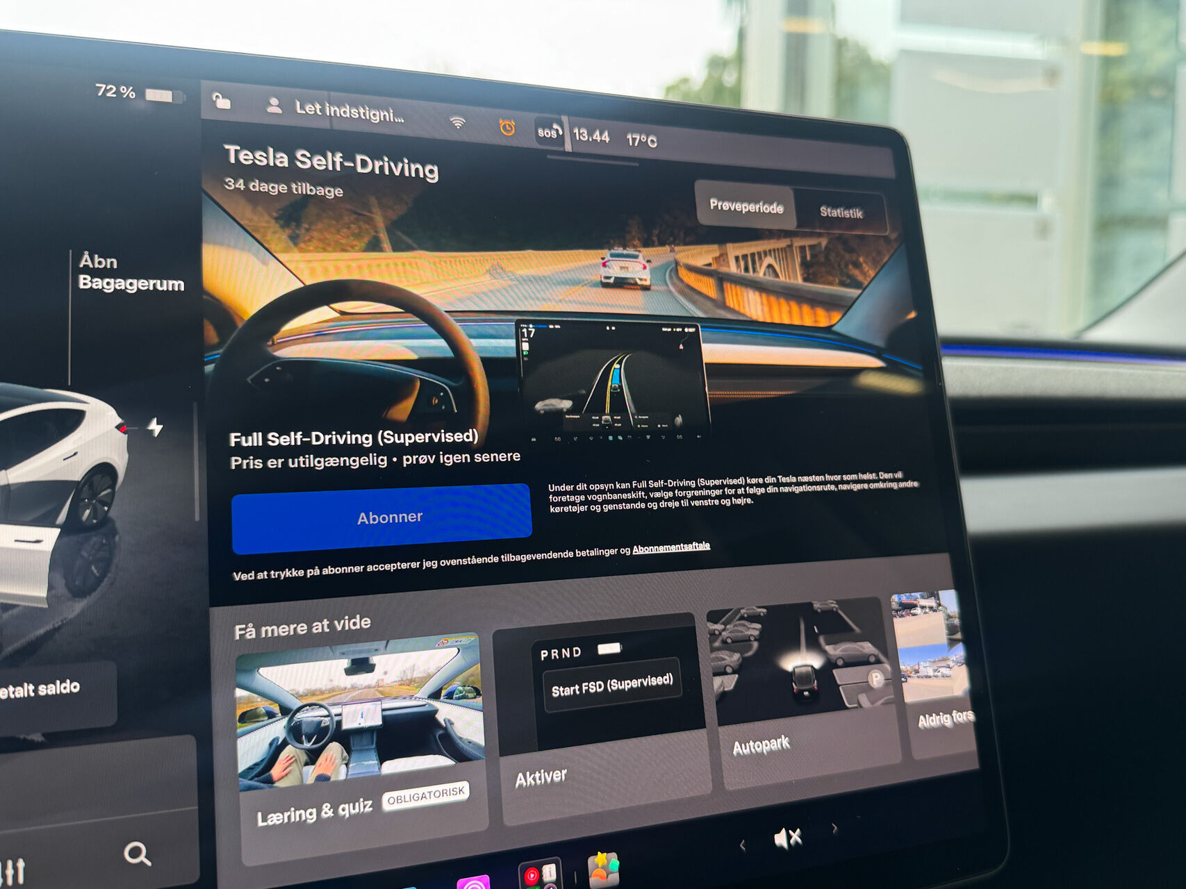 Hvid Tesla Model 3 fra 2024