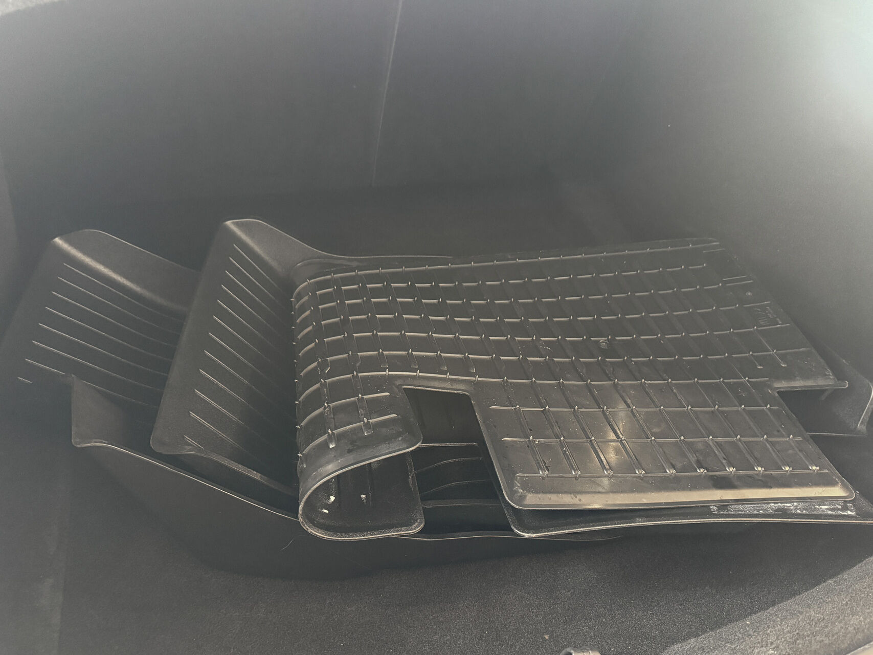 Hvid Tesla Model 3 fra 2024