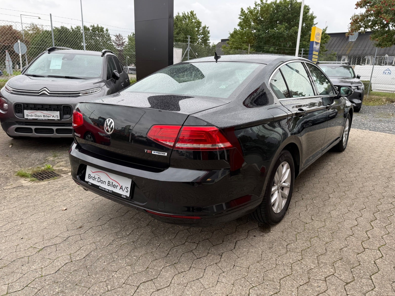 Sort VW Passat fra 2017