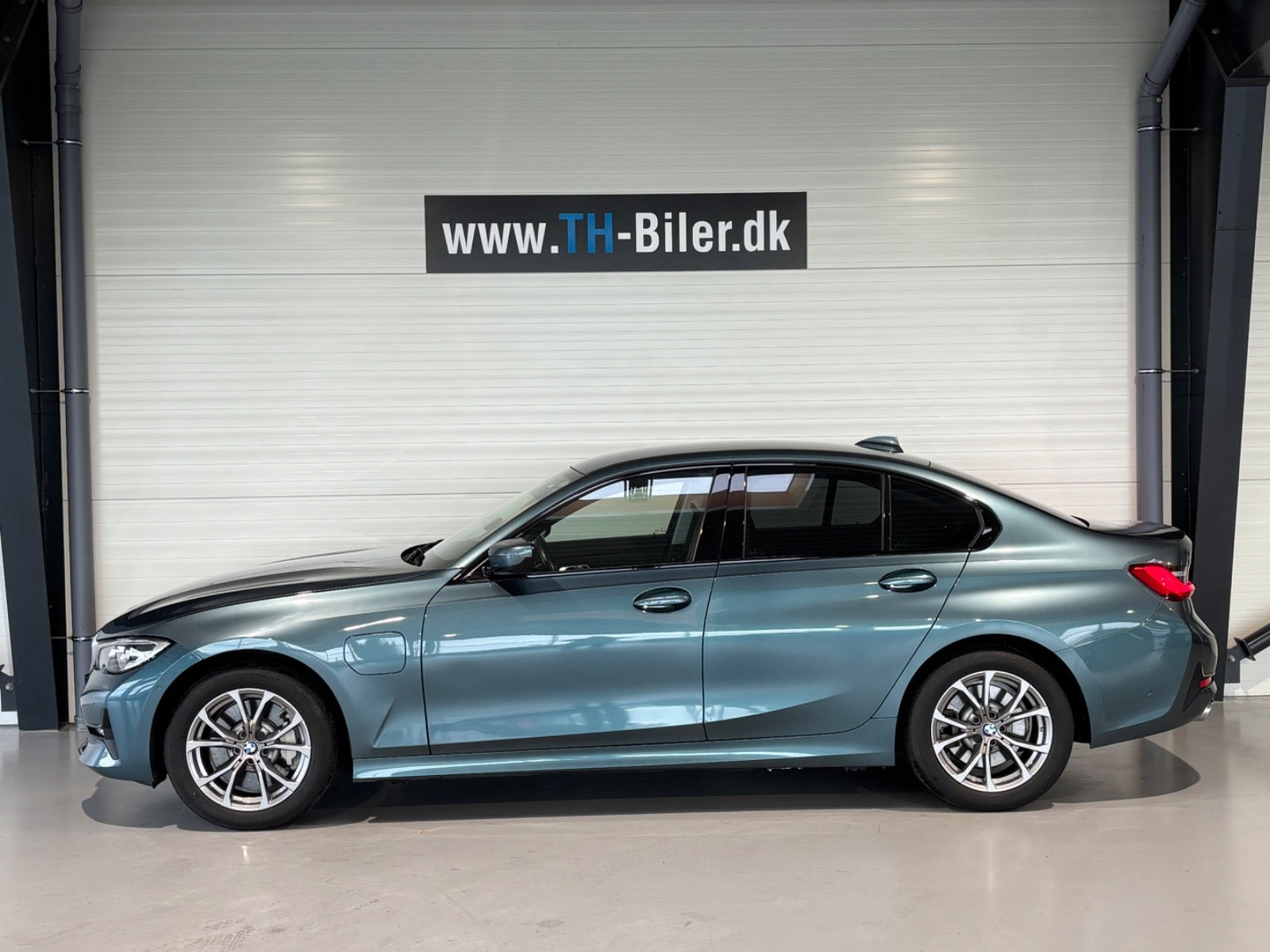 undefined BMW 330e fra 2021