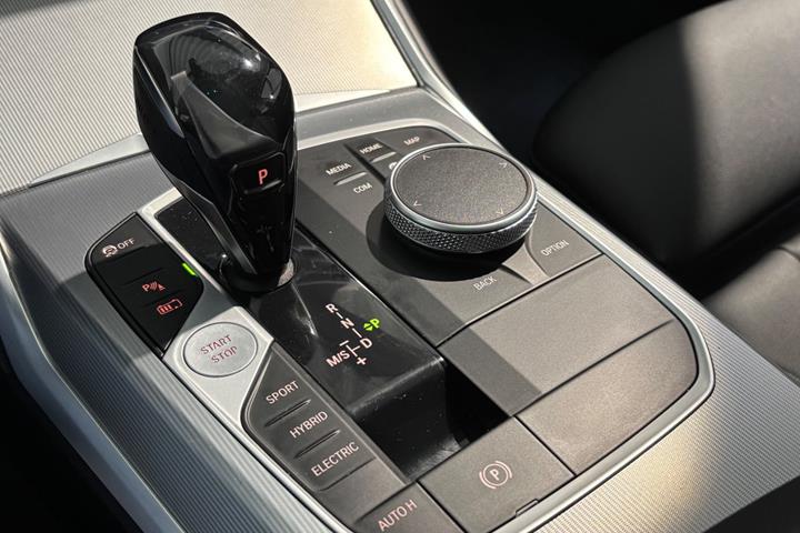 undefined BMW 330e fra 2021