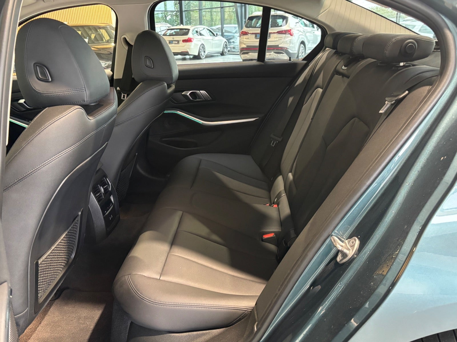 undefined BMW 330e fra 2021