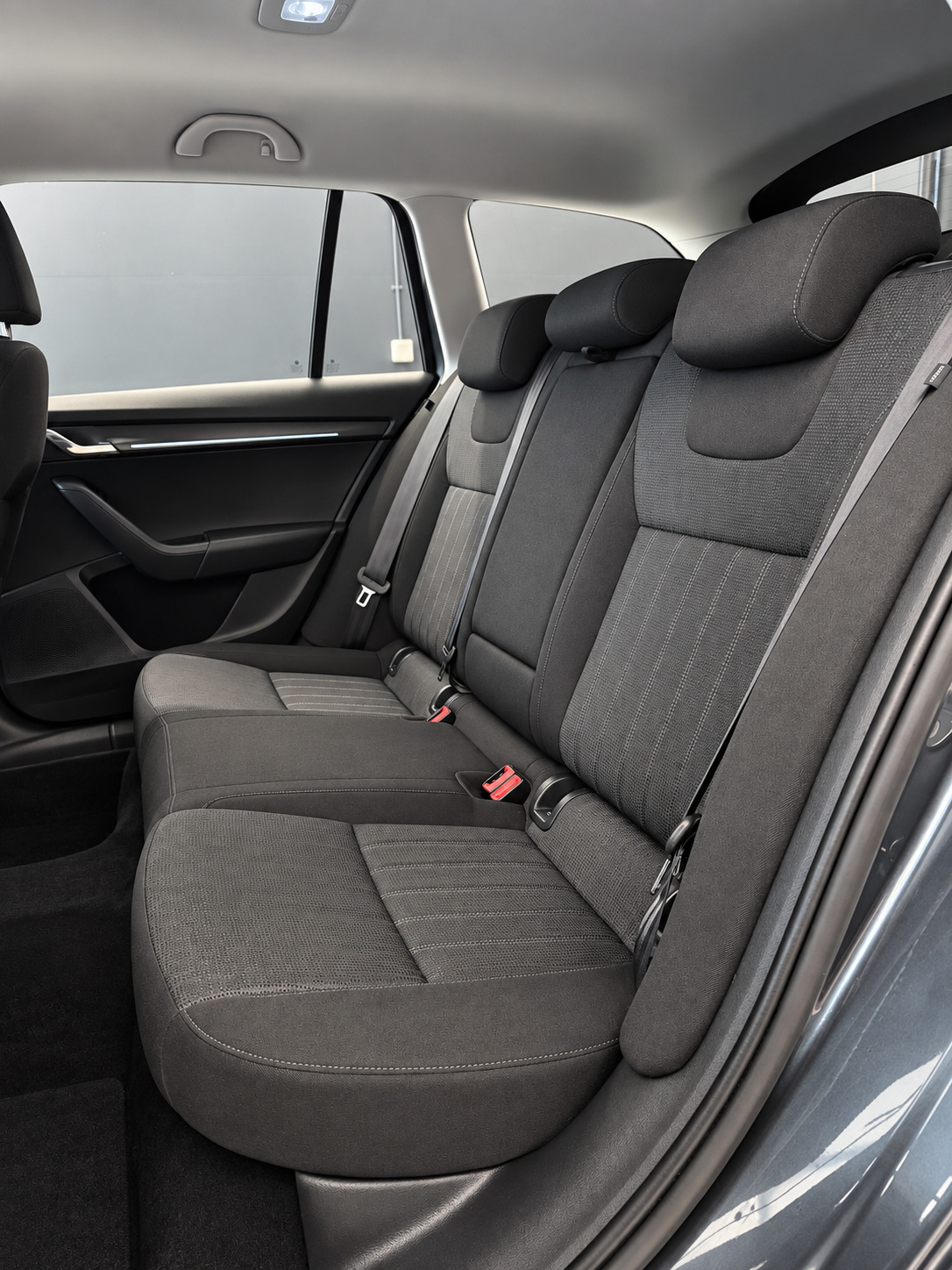 Grå Skoda Octavia fra 2019