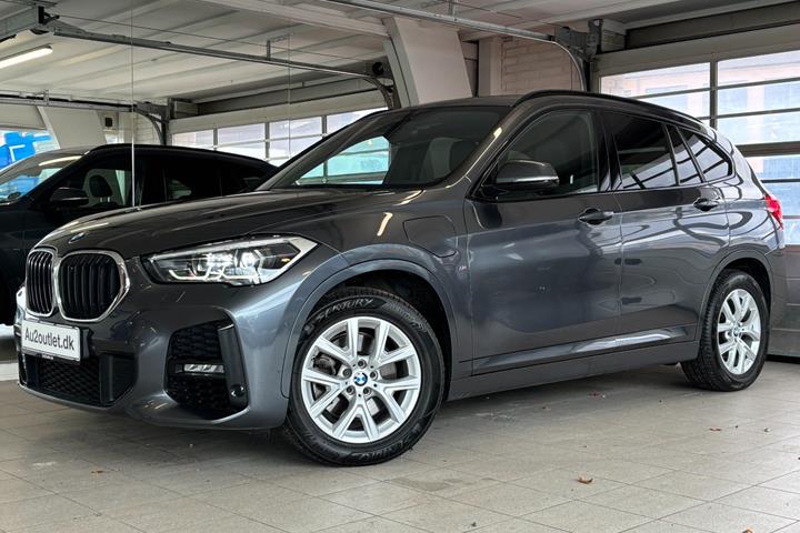 Grå BMW X1 fra 2021