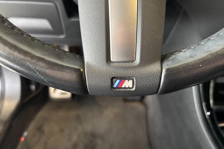 Grå BMW X1 fra 2021