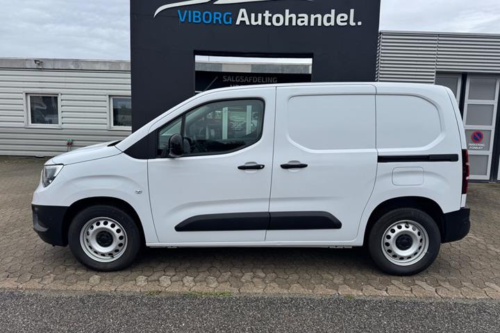 Hvid Opel Combo-e fra 2025